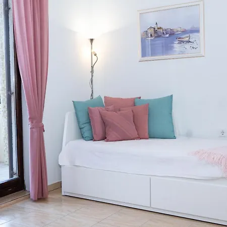 Pag Dubrava Relax With Pool *