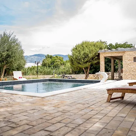 Pag Dubrava Relax With Pool