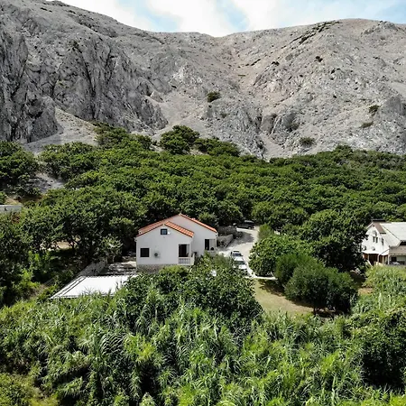 Holiday home Pag Dubrava Relax With Pool Bosana